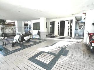Haus zum Kauf mit 4 Zimmer in Lat Phrao, Bangkok