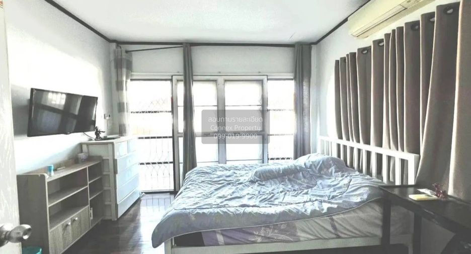 Casa en venta de 4 habitaciones en Lat Phrao, Bangkok