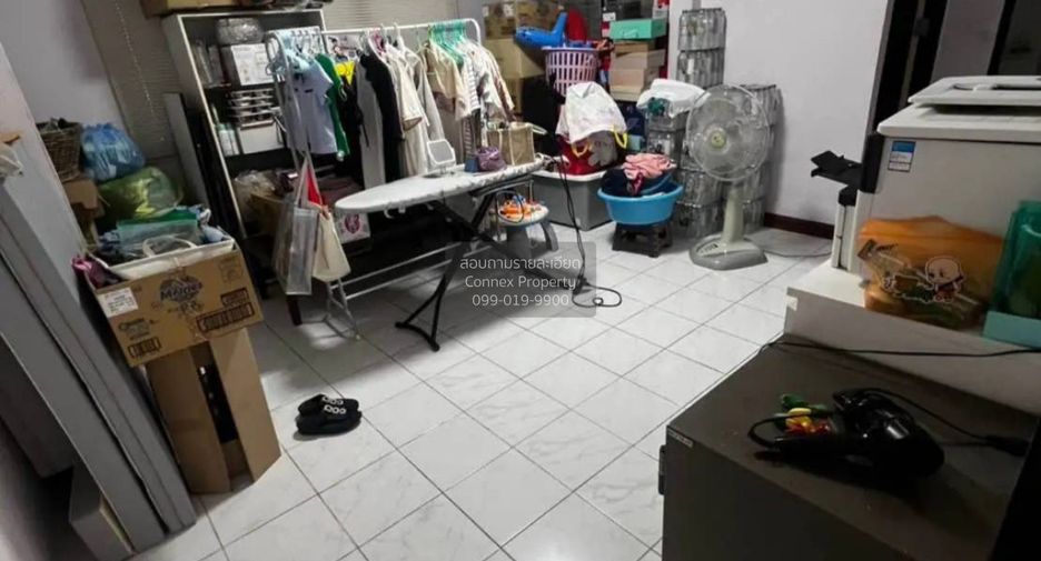 Casa en venta de 4 habitaciones en Lat Phrao, Bangkok