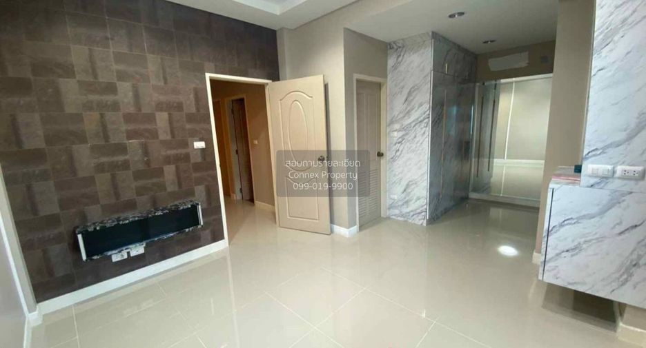 Casa adosada en venta de 5 habitaciones en Phasi Charoen, Bangkok