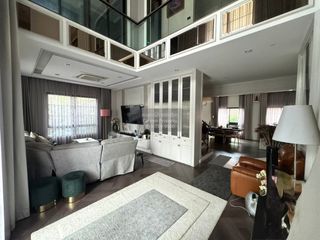 出售 4 卧室 独立屋 在 Mueang Pathum Thani, Pathum Thani