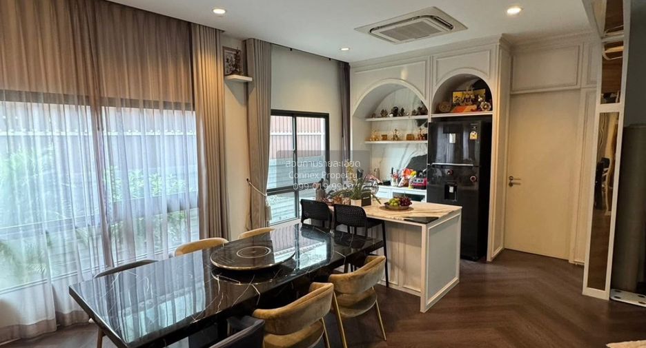 For sale 4 bedrooms house in Mueang Pathum Thani, Pathum Thani