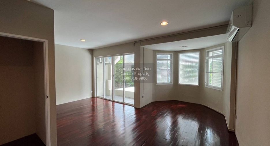 For sale 3 bedrooms townhouse in Suan Luang, Bangkok
