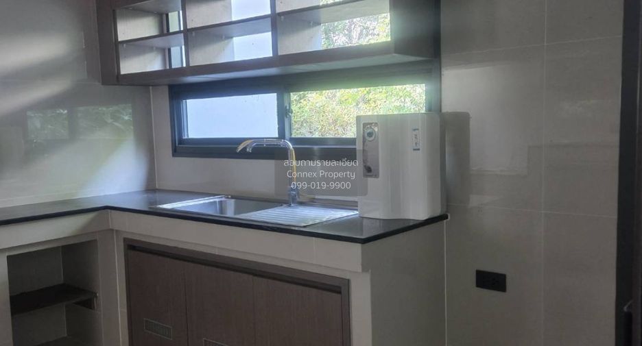 For sale 4 bedrooms house in Thawi Watthana, Bangkok