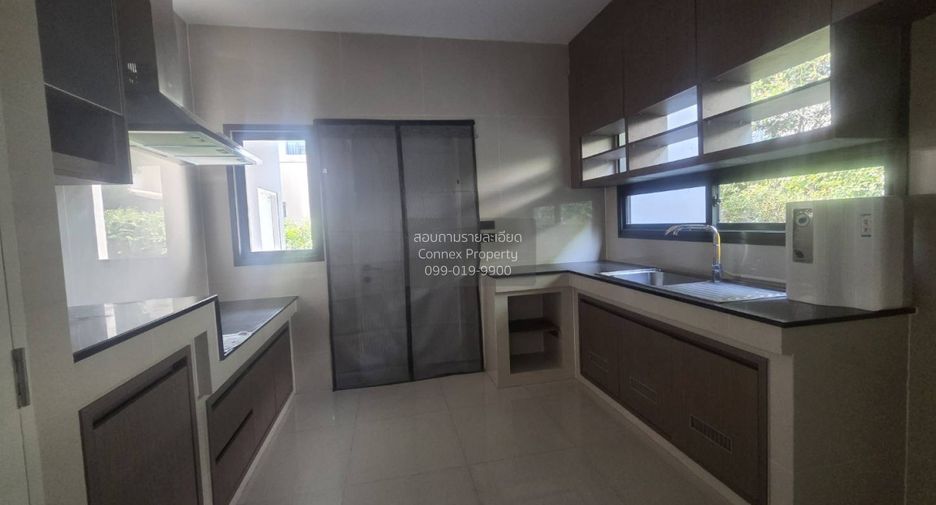 For sale 4 bedrooms house in Thawi Watthana, Bangkok