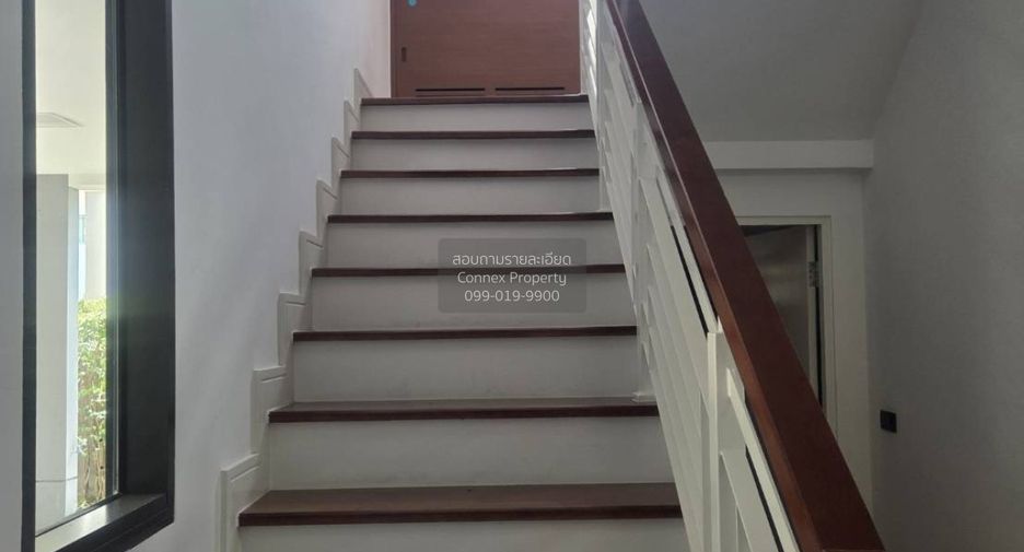 For sale 4 bedrooms house in Thawi Watthana, Bangkok