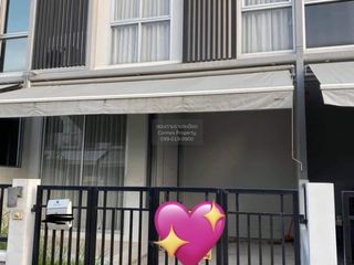For sale 2 bedrooms townhouse in Khlong Sam Wa, Bangkok