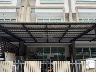 Casa adosada en venta de 3 habitaciones en Chatuchak, Bangkok