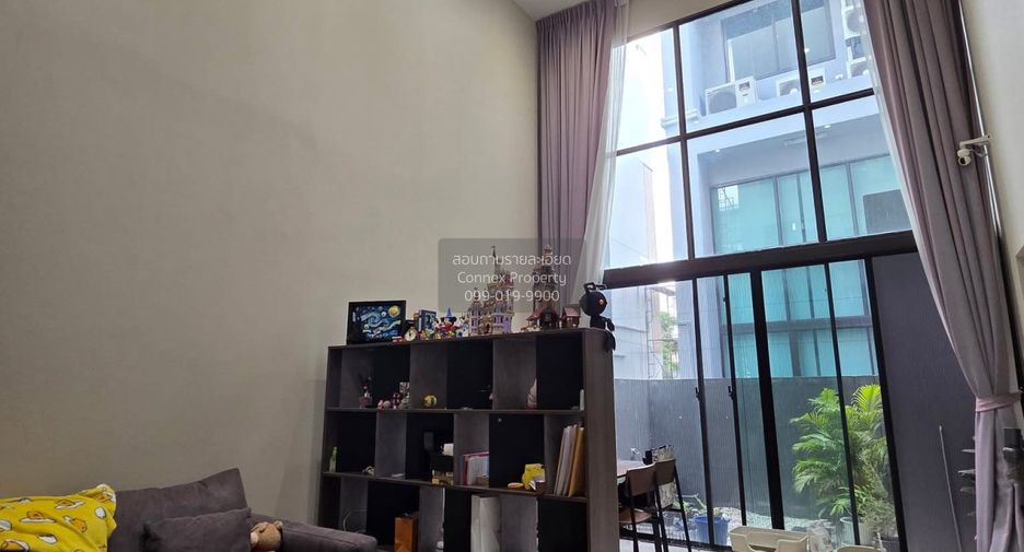 For sale 3 bedrooms townhouse in Suan Luang, Bangkok