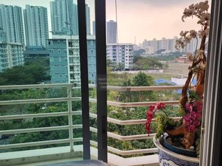 For sale 2 bedrooms condo in Huai Khwang, Bangkok
