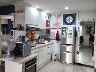 For sale 2 bedrooms condo in Huai Khwang, Bangkok