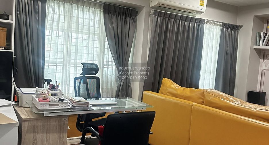 Reihenhaus zum Kauf mit 3 Zimmer in Phra Khanong, Bangkok
