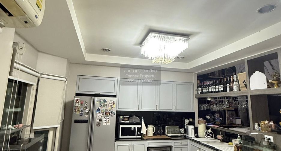Reihenhaus zum Kauf mit 3 Zimmer in Phra Khanong, Bangkok