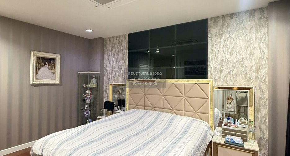 Reihenhaus zum Kauf mit 3 Zimmer in Phra Khanong, Bangkok