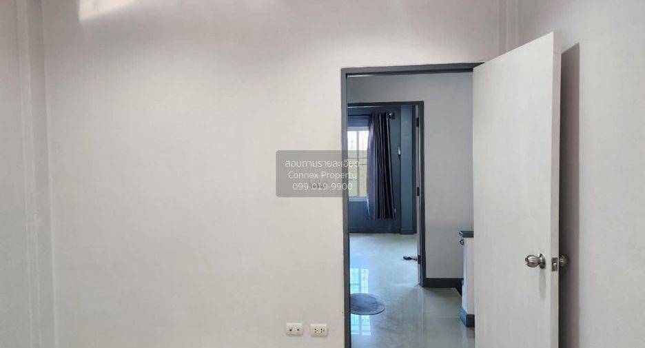 For sale 4 bedrooms townhouse in Bang Khun Thian, Bangkok