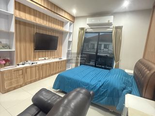 For sale 4 bedrooms house in Bang Khae, Bangkok