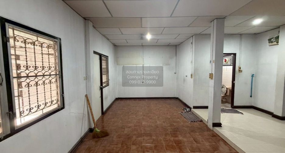 À vendre 3 chambres maison de ville à Bang Bua Thong, Nonthaburi