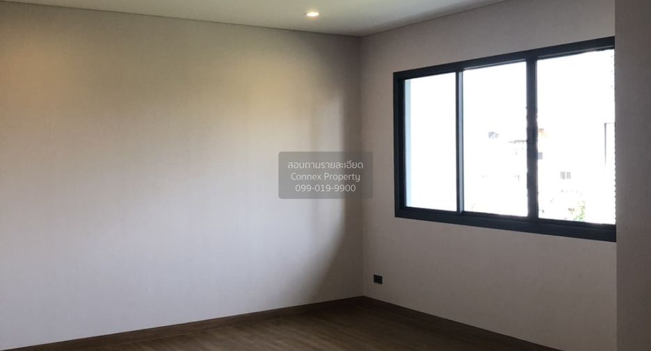 Haus zum Kauf mit 4 Zimmer in Yan Nawa, Bangkok