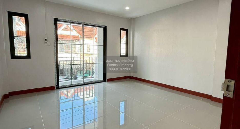 Casa adosada en venta de 3 habitaciones en Bang Bua Thong, Nonthaburi