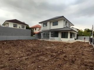 出售 4 卧室 独立屋 在 Bang Khae, 曼谷