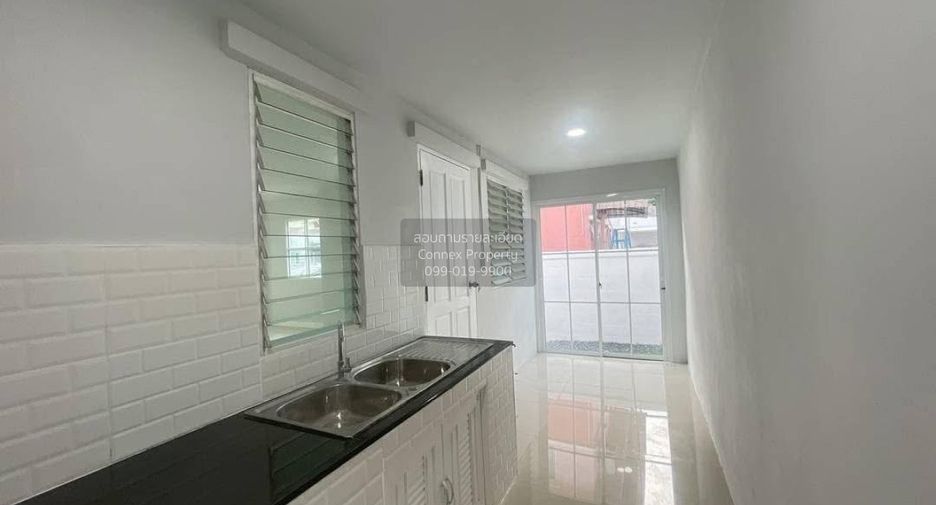For sale 3 bedrooms house in Prawet, Bangkok