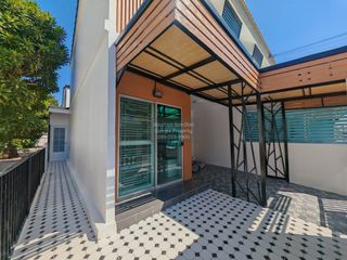 À vendre 3 chambres maison de ville à Bang Phli, Samut Prakan