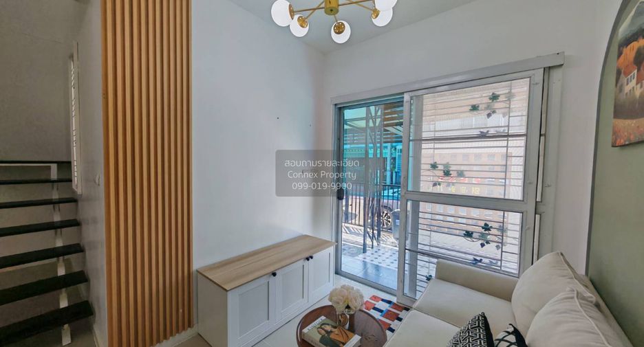 Casa adosada en venta de 3 habitaciones en Bang Phli, Samut Prakan