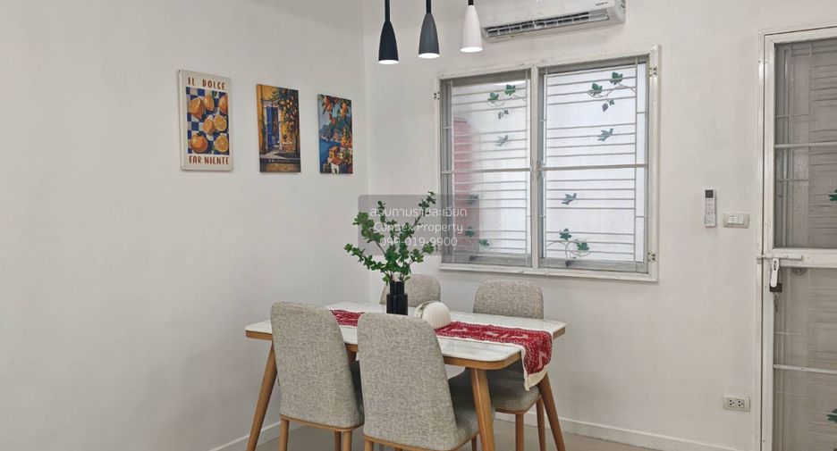 Casa adosada en venta de 3 habitaciones en Bang Phli, Samut Prakan