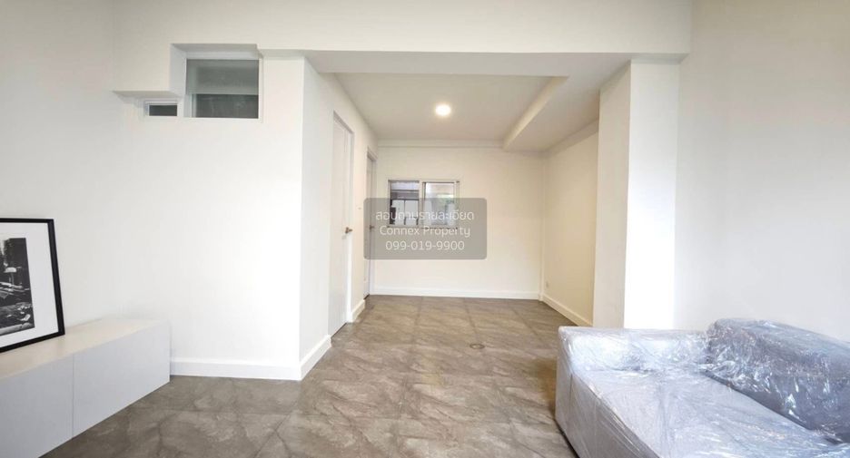 Reihenhaus zur Miete mit 3 Zimmer in Lat Phrao, Bangkok