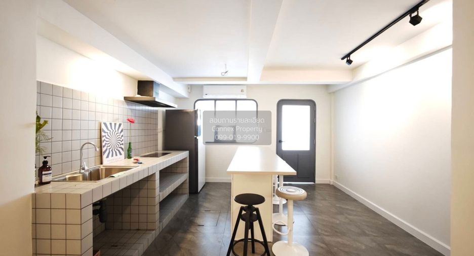 Reihenhaus zur Miete mit 3 Zimmer in Lat Phrao, Bangkok