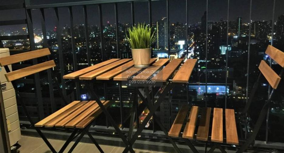 For rent 2 bedrooms condo in Phra Khanong, Bangkok