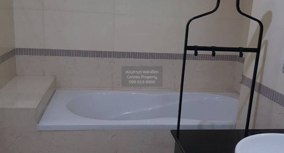 For rent 2 bedrooms condo in Ratchathewi, Bangkok