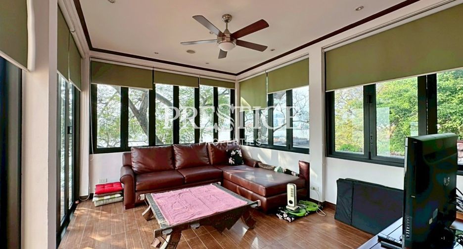 For sale 5 bedrooms house in Mueang Nonthaburi, Nonthaburi