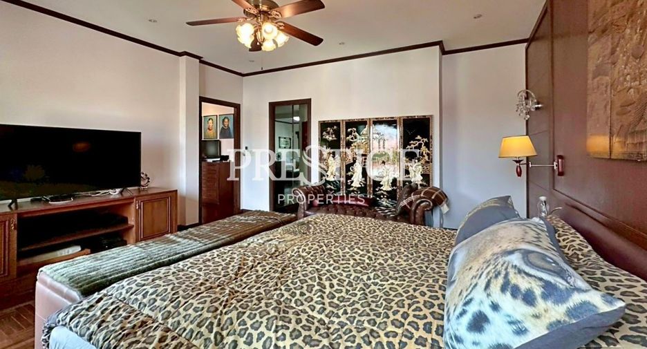 For sale 5 bedrooms house in Mueang Nonthaburi, Nonthaburi
