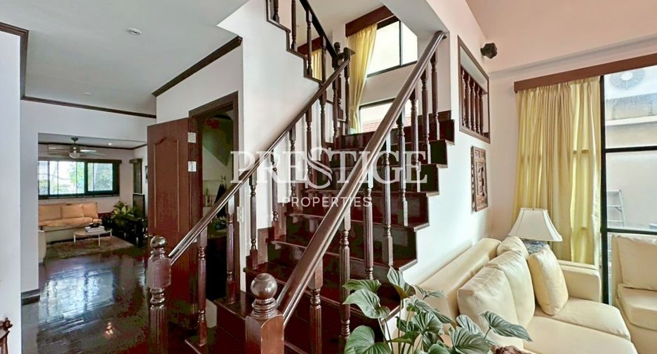 For sale 5 bedrooms house in Mueang Nonthaburi, Nonthaburi
