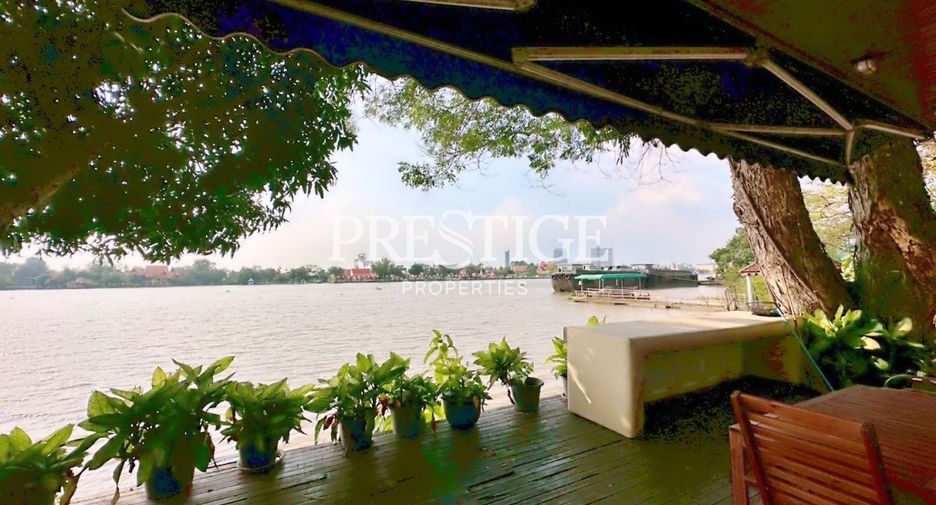 For sale 5 bedrooms house in Mueang Nonthaburi, Nonthaburi