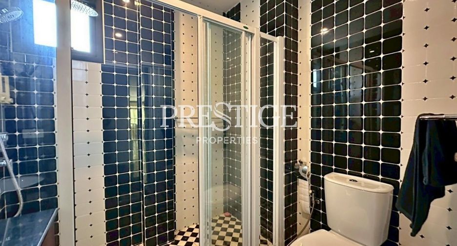 For sale 5 bedrooms house in Mueang Nonthaburi, Nonthaburi