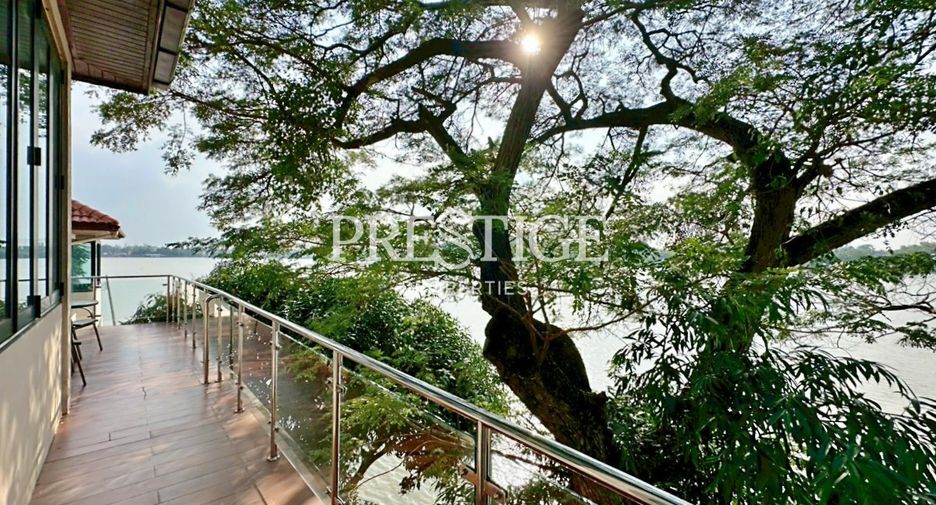 For sale 5 bedrooms house in Mueang Nonthaburi, Nonthaburi