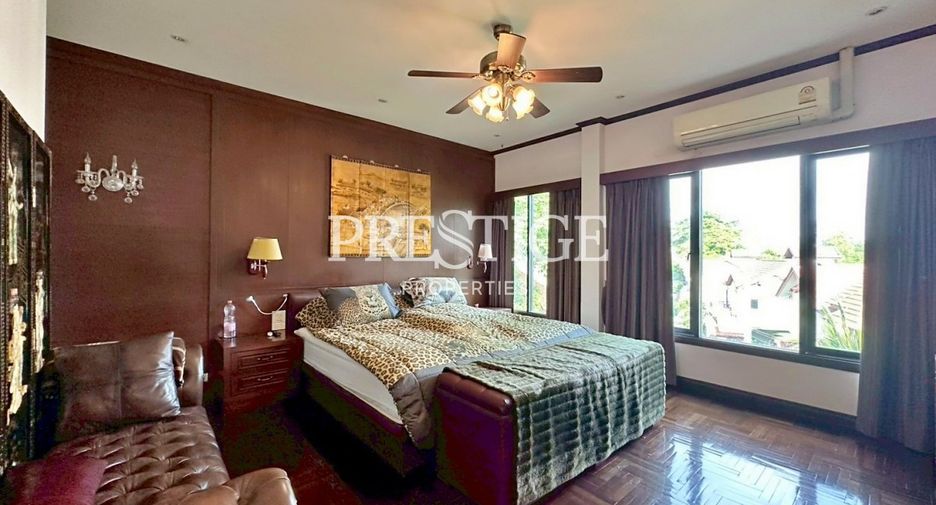 For sale 5 bedrooms house in Mueang Nonthaburi, Nonthaburi