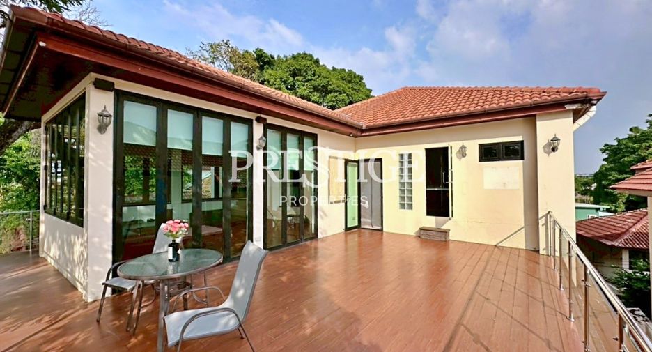 For sale 5 bedrooms house in Mueang Nonthaburi, Nonthaburi