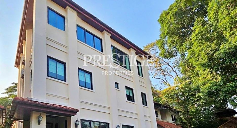 For sale 5 bedrooms house in Mueang Nonthaburi, Nonthaburi