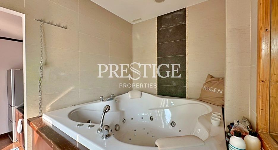 For sale 5 bedrooms house in Mueang Nonthaburi, Nonthaburi