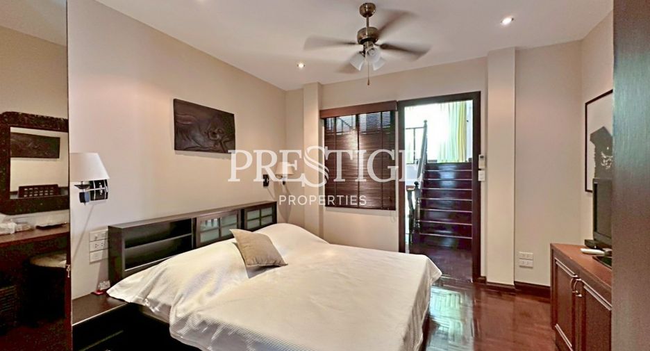 For sale 5 bedrooms house in Mueang Nonthaburi, Nonthaburi