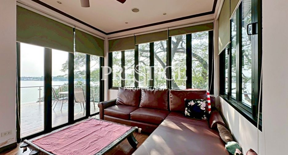 For sale 5 bedrooms house in Mueang Nonthaburi, Nonthaburi