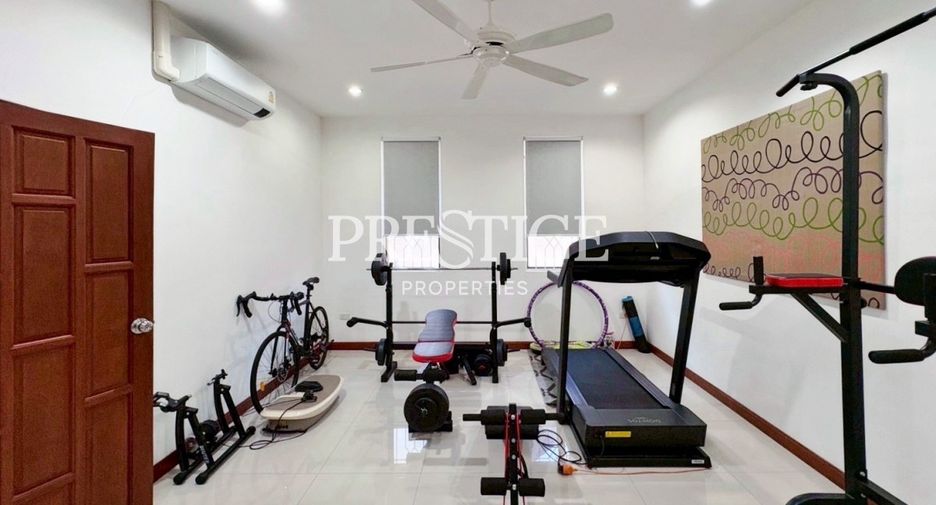 For sale 4 bedrooms house in East Pattaya, Pattaya