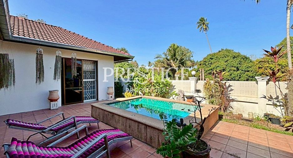 For sale 4 bedrooms house in East Pattaya, Pattaya