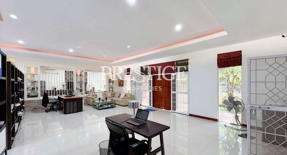 For sale 4 bedrooms house in East Pattaya, Pattaya