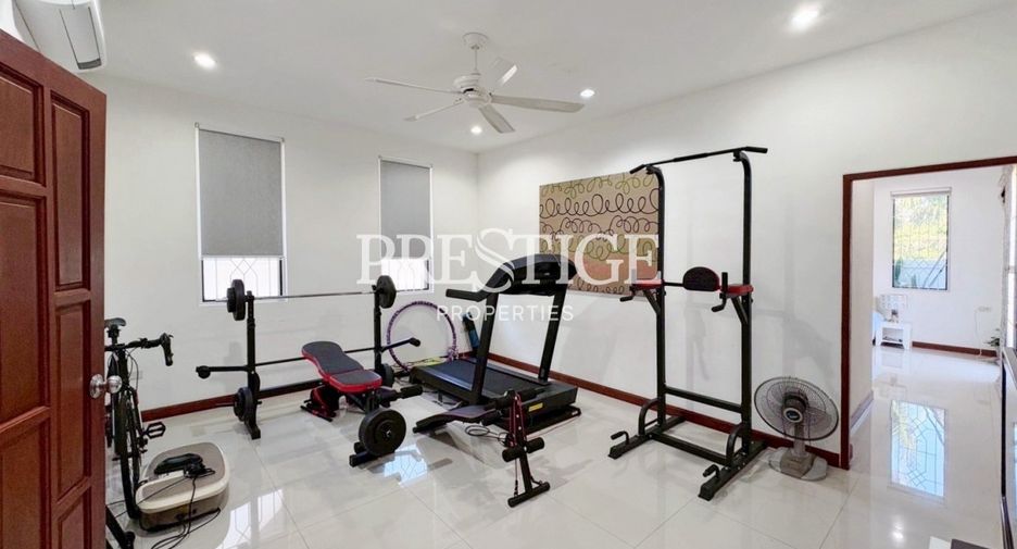 For sale 4 bedrooms house in East Pattaya, Pattaya