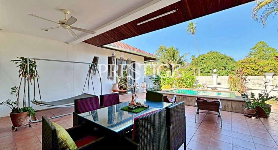 For sale 4 bedrooms house in East Pattaya, Pattaya