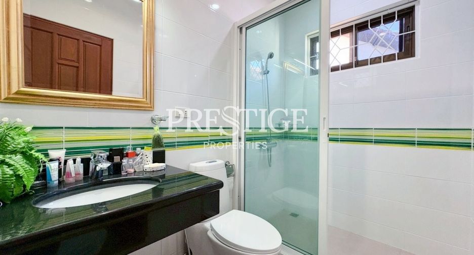 For sale 4 bedrooms house in East Pattaya, Pattaya